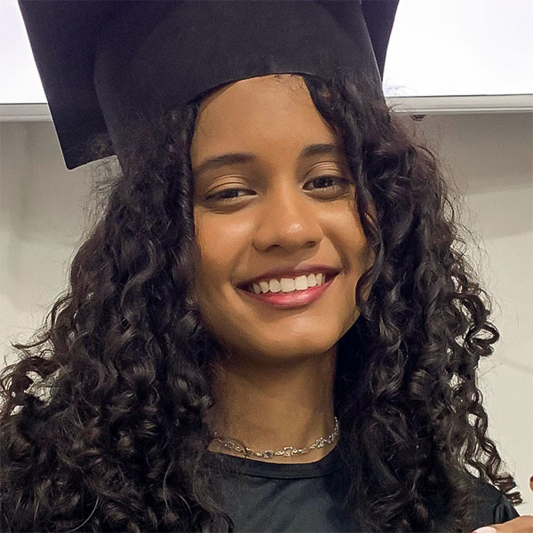 Carla Lourena Barbosa - Administração Cebrac